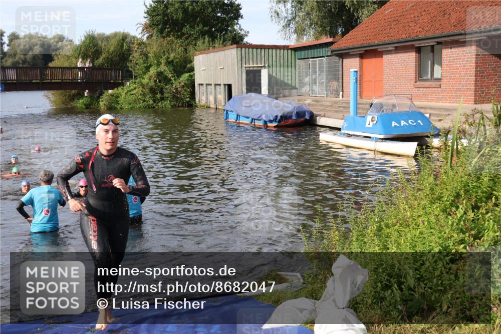 31.08.2025 - Elbe Triathlon Hamburg Luisa Fischer http://msf.ph/oto/8682047 31.08.2025 09:37:44 Schwimmen 801, 810, 871 meine-sportfotos.de