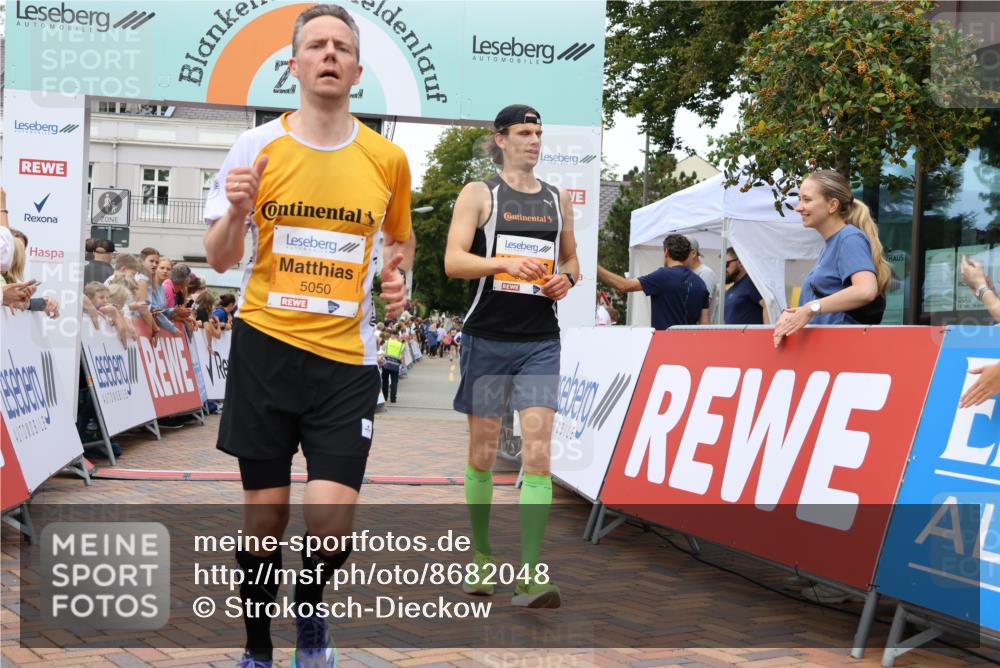 31.08.2025 - 21. Blankeneser Heldenlauf Strokosch-Dieckow http://msf.ph/oto/8682048 31.08.2025 12:05:40 Ziel 5614, 5050, 5575, 4141, 4414, 4329, 4247 meine-sportfotos.de