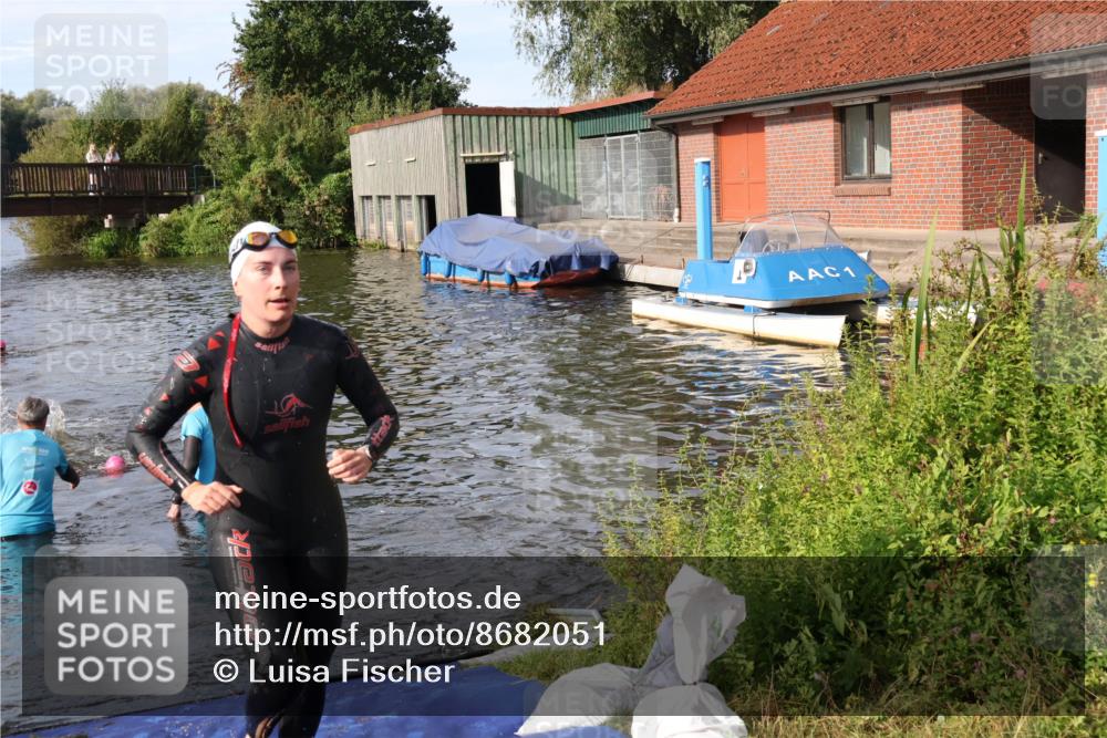 31.08.2025 - Elbe Triathlon Hamburg Luisa Fischer http://msf.ph/oto/8682051 31.08.2025 09:37:45 Schwimmen 801, 810, 871 meine-sportfotos.de