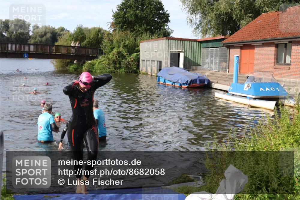31.08.2025 - Elbe Triathlon Hamburg Luisa Fischer http://msf.ph/oto/8682058 31.08.2025 09:37:52 Schwimmen 801, 870 meine-sportfotos.de