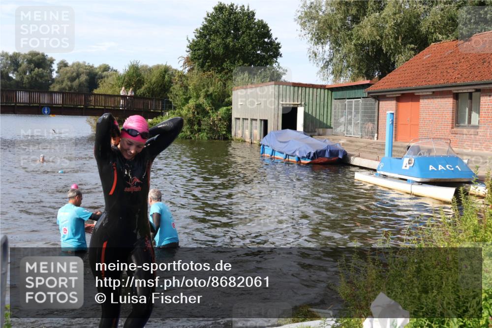31.08.2025 - Elbe Triathlon Hamburg Luisa Fischer http://msf.ph/oto/8682061 31.08.2025 09:37:52 Schwimmen 801, 870 meine-sportfotos.de