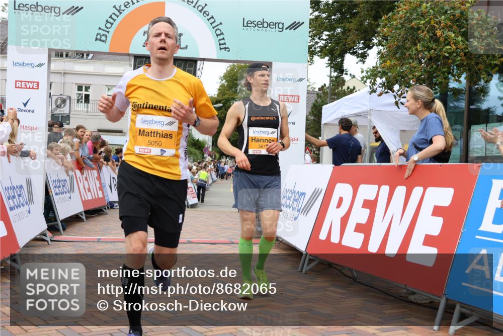31.08.2025 - 21. Blankeneser Heldenlauf Strokosch-Dieckow http://msf.ph/oto/8682065 31.08.2025 12:05:40 Ziel 5614, 5050, 5575, 4141, 4414, 4329, 4247 meine-sportfotos.de
