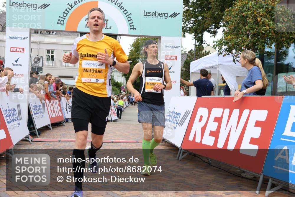 31.08.2025 - 21. Blankeneser Heldenlauf Strokosch-Dieckow http://msf.ph/oto/8682074 31.08.2025 12:05:40 Ziel 5614, 5050, 5575, 4141, 4414, 4329, 4247 meine-sportfotos.de