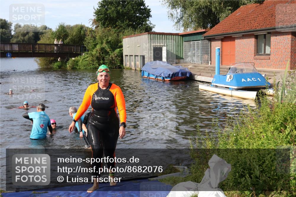 31.08.2025 - Elbe Triathlon Hamburg Luisa Fischer http://msf.ph/oto/8682076 31.08.2025 09:38:01 Schwimmen 814, 870, 879, 907 meine-sportfotos.de