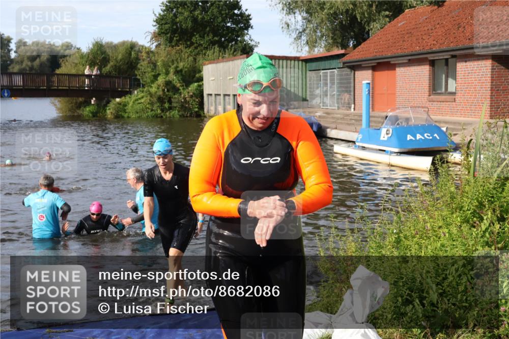 31.08.2025 - Elbe Triathlon Hamburg Luisa Fischer http://msf.ph/oto/8682086 31.08.2025 09:38:03 Schwimmen 814, 879, 907 meine-sportfotos.de