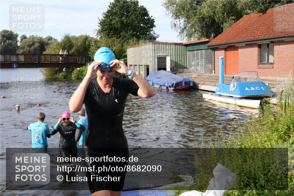31.08.2025 - Elbe Triathlon Hamburg Luisa Fischer http://msf.ph/oto/8682090 31.08.2025 09:38:06 Schwimmen 812, 814, 879, 907 meine-sportfotos.de