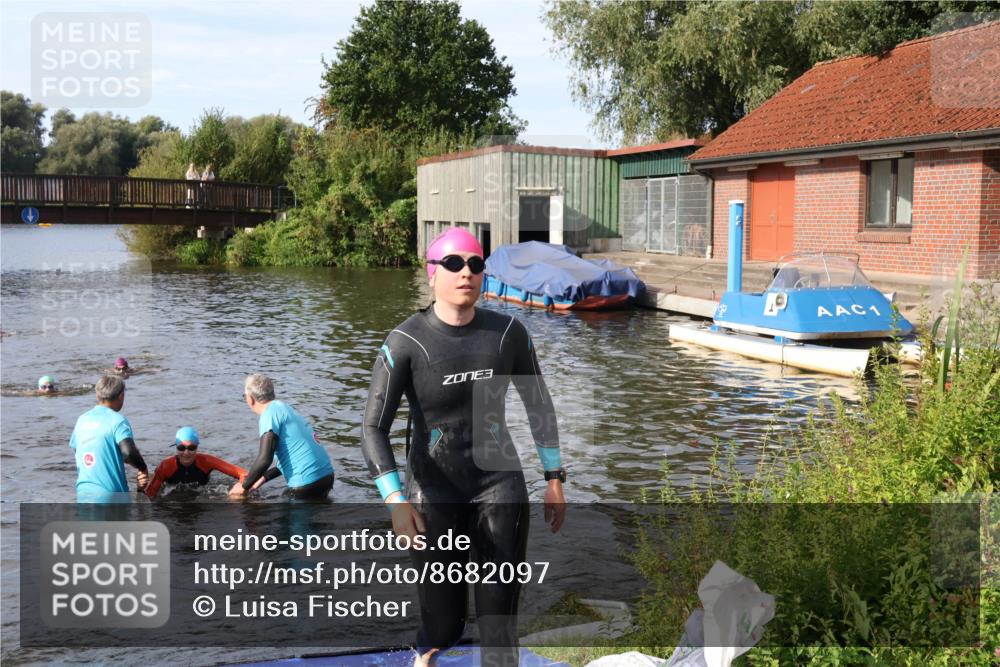 31.08.2025 - Elbe Triathlon Hamburg Luisa Fischer http://msf.ph/oto/8682097 31.08.2025 09:38:09 Schwimmen 812, 814, 879 meine-sportfotos.de
