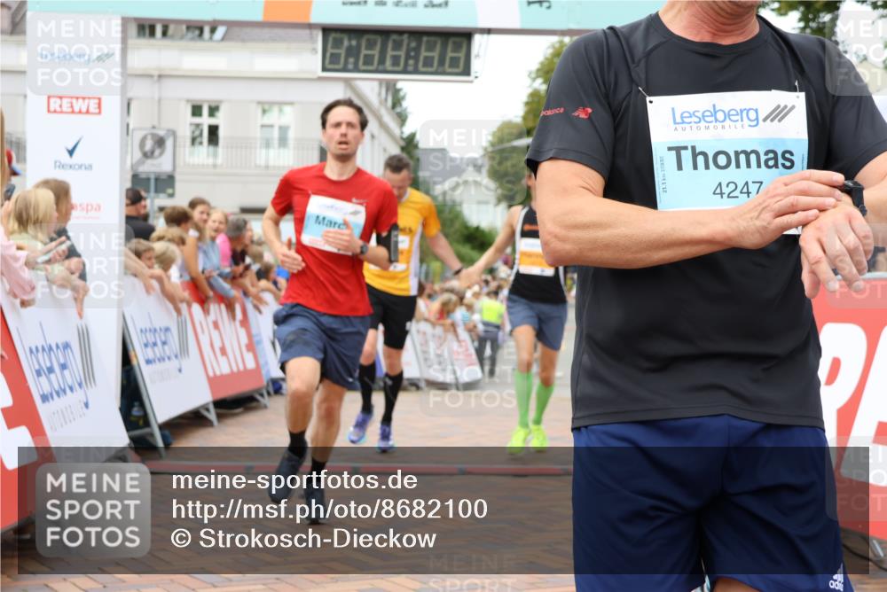 31.08.2025 - 21. Blankeneser Heldenlauf Strokosch-Dieckow http://msf.ph/oto/8682100 31.08.2025 12:05:38 Ziel 5614, 5050, 5575, 4141, 4414, 4329, 4247 meine-sportfotos.de