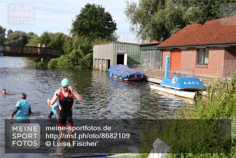 31.08.2025 - Elbe Triathlon Hamburg Luisa Fischer http://msf.ph/oto/8682109 31.08.2025 09:38:22 Schwimmen 789, 817 meine-sportfotos.de