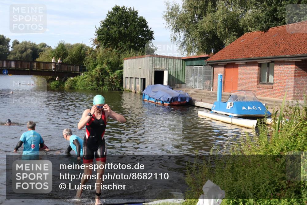 31.08.2025 - Elbe Triathlon Hamburg Luisa Fischer http://msf.ph/oto/8682110 31.08.2025 09:38:22 Schwimmen 789, 817 meine-sportfotos.de