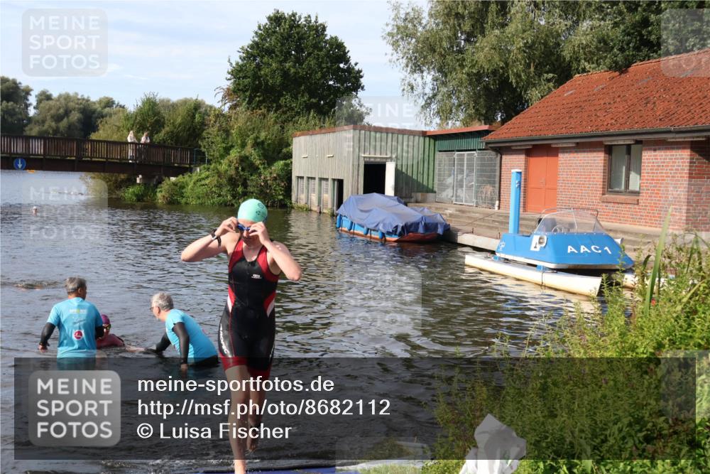 31.08.2025 - Elbe Triathlon Hamburg Luisa Fischer http://msf.ph/oto/8682112 31.08.2025 09:38:22 Schwimmen 789, 817 meine-sportfotos.de