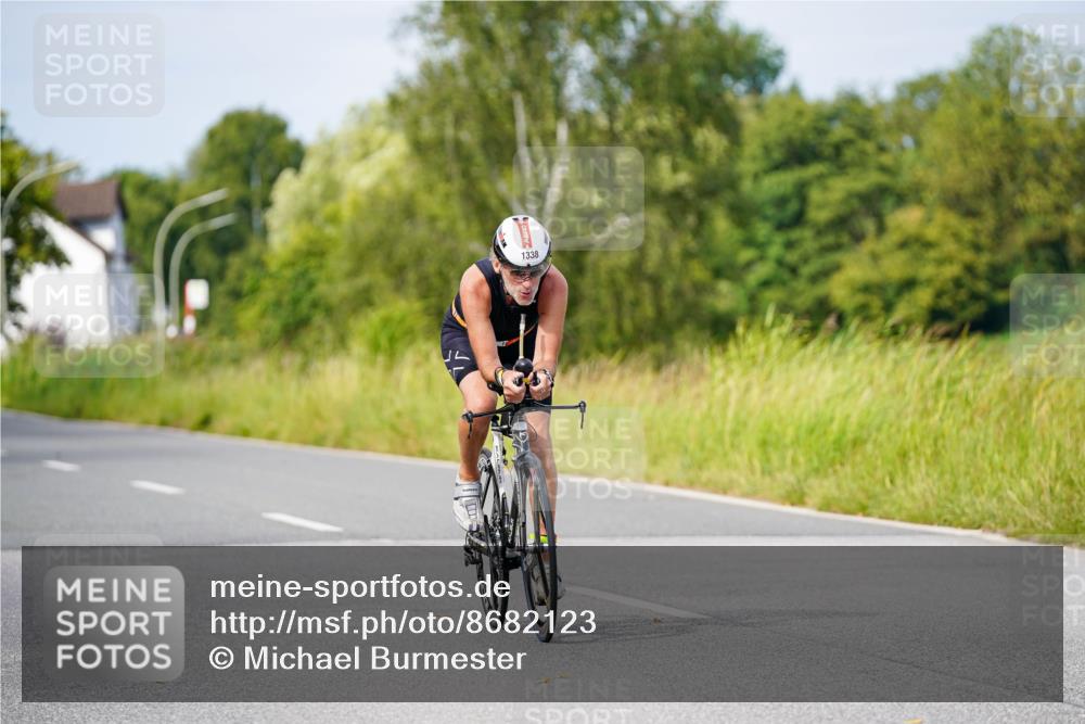 31.08.2025 - Elbe Triathlon Hamburg Michael Burmester http://msf.ph/oto/8682123 31.08.2025 11:00:27 Radfahren 1338, 1466, 1467, 1604 meine-sportfotos.de