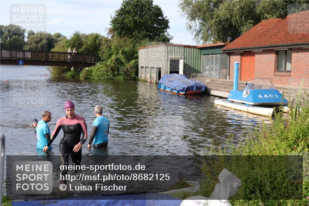 31.08.2025 - Elbe Triathlon Hamburg Luisa Fischer http://msf.ph/oto/8682125 31.08.2025 09:38:27 Schwimmen 789, 817 meine-sportfotos.de