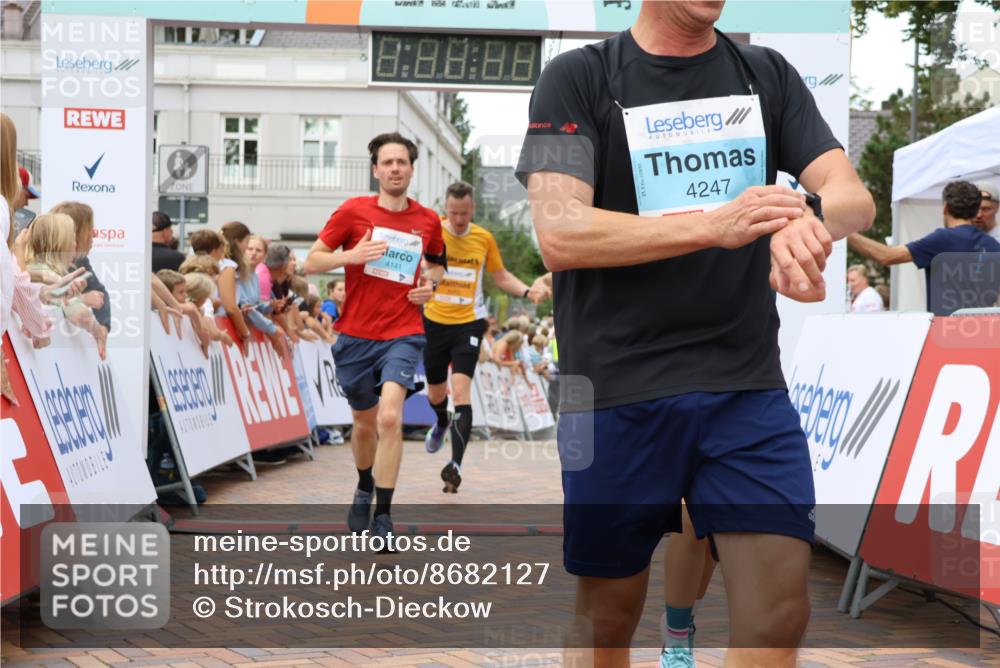 31.08.2025 - 21. Blankeneser Heldenlauf Strokosch-Dieckow http://msf.ph/oto/8682127 31.08.2025 12:05:38 Ziel 5614, 5050, 5575, 4141, 4414, 4329, 4247 meine-sportfotos.de