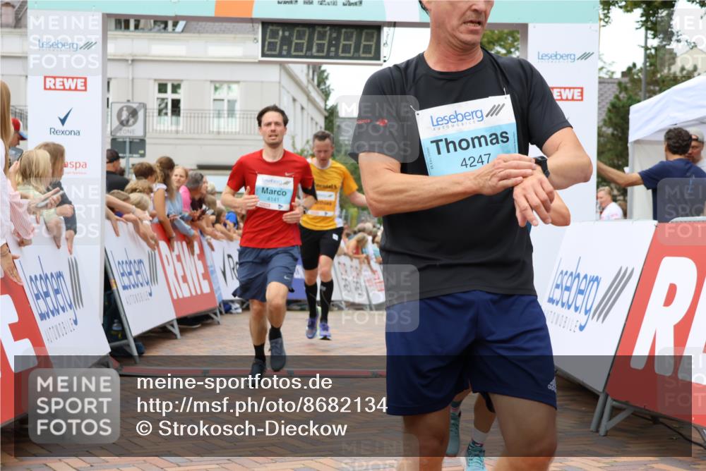31.08.2025 - 21. Blankeneser Heldenlauf Strokosch-Dieckow http://msf.ph/oto/8682134 31.08.2025 12:05:38 Ziel 5614, 5050, 5575, 4141, 4414, 4329, 4247 meine-sportfotos.de