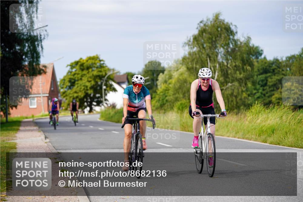 31.08.2025 - Elbe Triathlon Hamburg Michael Burmester http://msf.ph/oto/8682136 31.08.2025 11:00:33 Radfahren 1275, 1306, 1466, 1467 meine-sportfotos.de