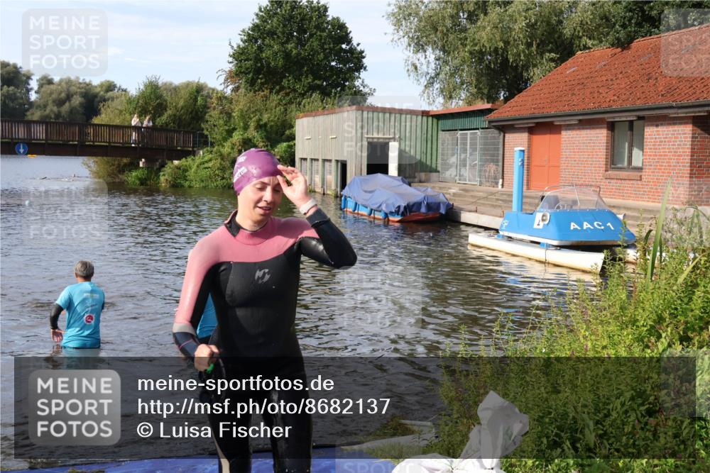 31.08.2025 - Elbe Triathlon Hamburg Luisa Fischer http://msf.ph/oto/8682137 31.08.2025 09:38:29 Schwimmen 789, 832 meine-sportfotos.de