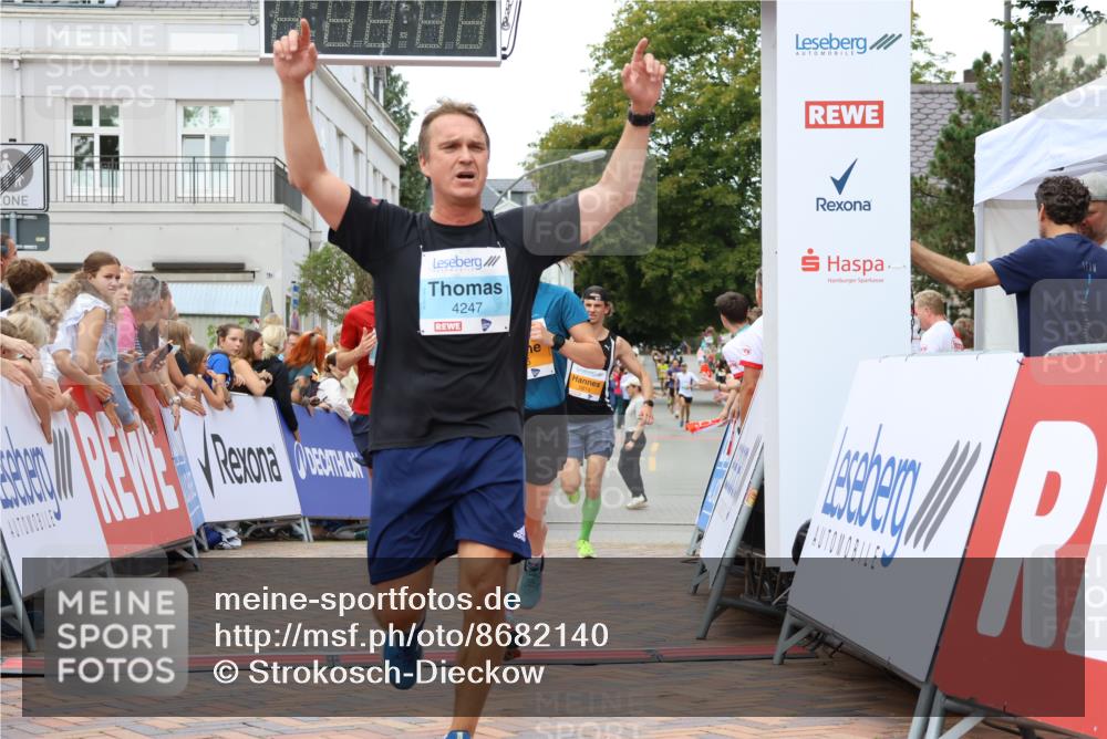 31.08.2025 - 21. Blankeneser Heldenlauf Strokosch-Dieckow http://msf.ph/oto/8682140 31.08.2025 12:05:37 Ziel 5614, 5050, 5575, 4141, 4414, 4329, 4247 meine-sportfotos.de