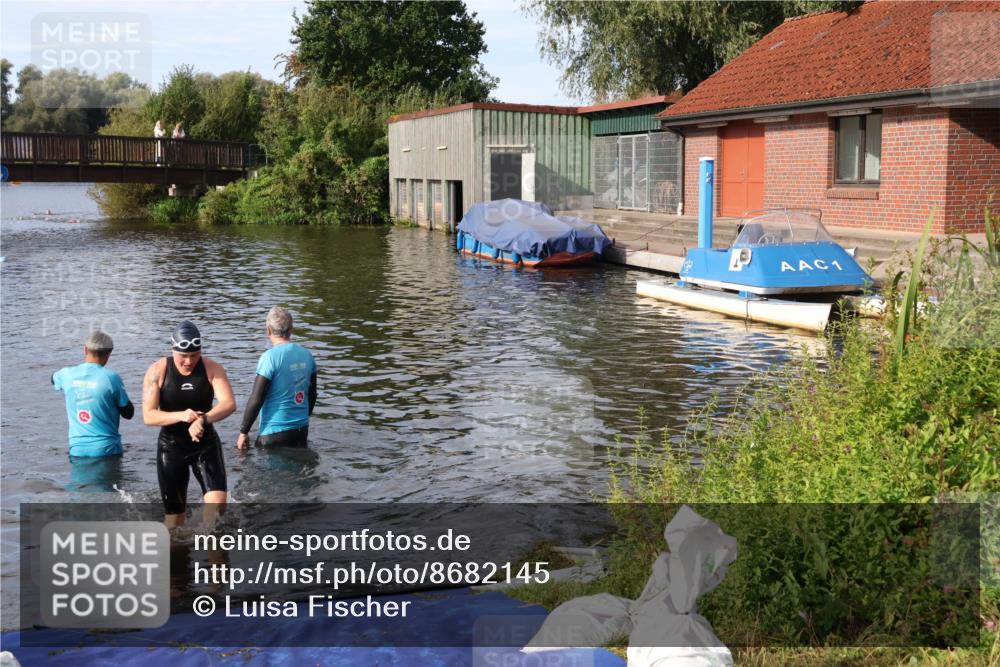 31.08.2025 - Elbe Triathlon Hamburg Luisa Fischer http://msf.ph/oto/8682145 31.08.2025 09:38:36 Schwimmen 832 meine-sportfotos.de
