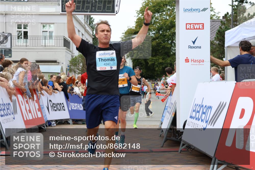 31.08.2025 - 21. Blankeneser Heldenlauf Strokosch-Dieckow http://msf.ph/oto/8682148 31.08.2025 12:05:37 Ziel 5614, 5050, 5575, 4141, 4414, 4329, 4247 meine-sportfotos.de