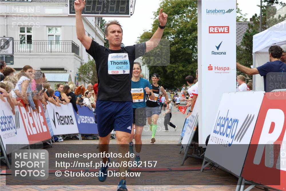 31.08.2025 - 21. Blankeneser Heldenlauf Strokosch-Dieckow http://msf.ph/oto/8682157 31.08.2025 12:05:37 Ziel 5614, 5050, 5575, 4141, 4414, 4329, 4247 meine-sportfotos.de