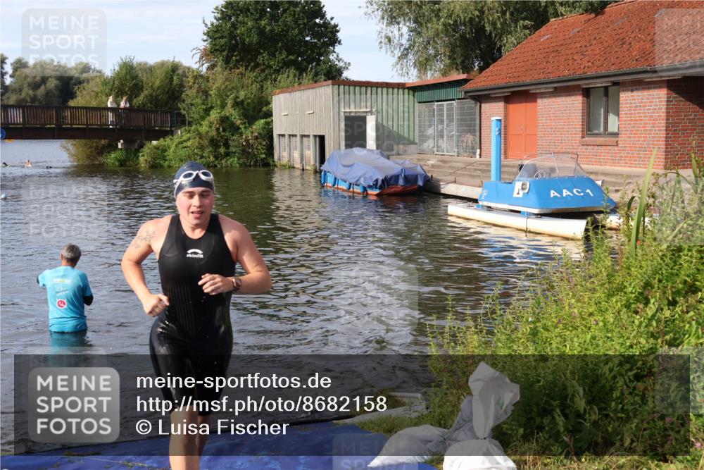 31.08.2025 - Elbe Triathlon Hamburg Luisa Fischer http://msf.ph/oto/8682158 31.08.2025 09:38:38 Schwimmen 832 meine-sportfotos.de