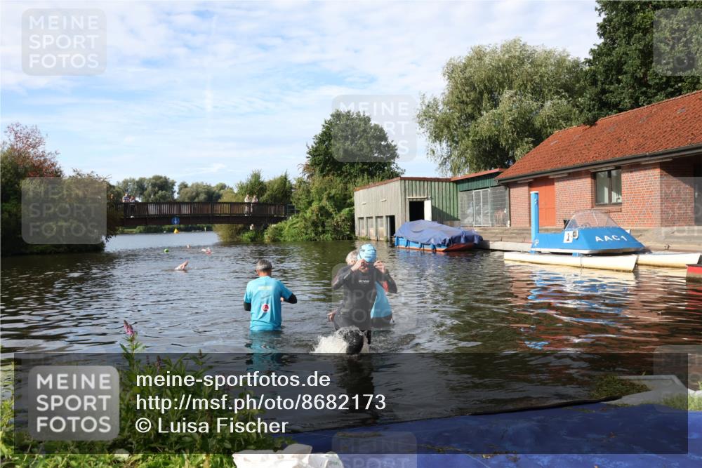 31.08.2025 - Elbe Triathlon Hamburg Luisa Fischer http://msf.ph/oto/8682173 31.08.2025 09:39:14 Schwimmen 806 meine-sportfotos.de