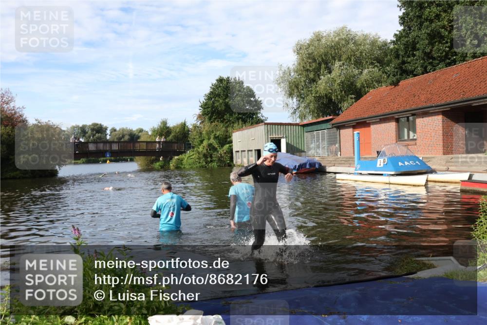 31.08.2025 - Elbe Triathlon Hamburg Luisa Fischer http://msf.ph/oto/8682176 31.08.2025 09:39:14 Schwimmen 806 meine-sportfotos.de