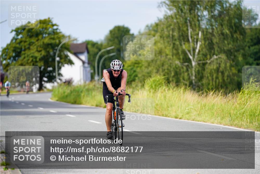 31.08.2025 - Elbe Triathlon Hamburg Michael Burmester http://msf.ph/oto/8682177 31.08.2025 11:00:59 Radfahren 1154, 1277, 1337 meine-sportfotos.de