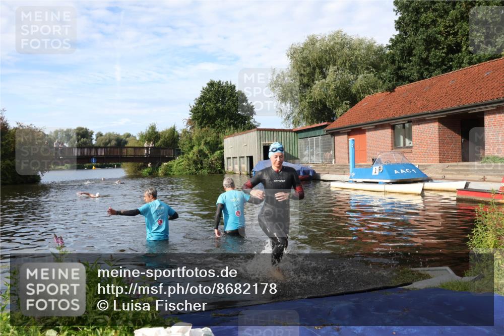 31.08.2025 - Elbe Triathlon Hamburg Luisa Fischer http://msf.ph/oto/8682178 31.08.2025 09:39:15 Schwimmen 806 meine-sportfotos.de