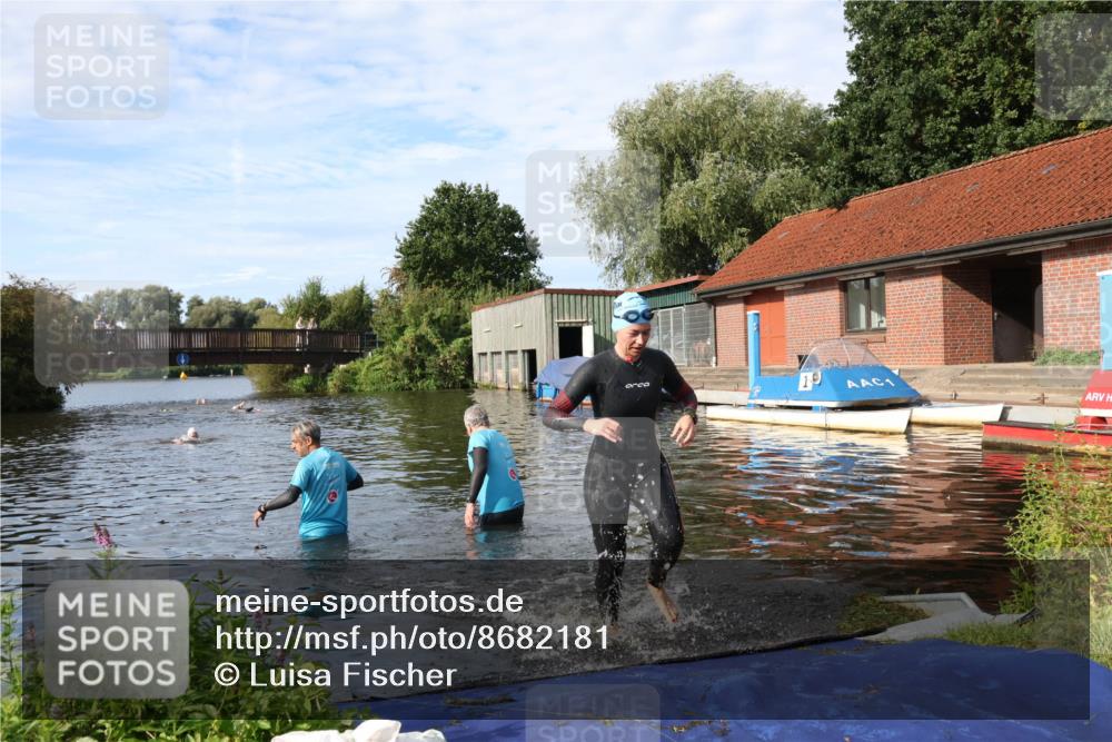 31.08.2025 - Elbe Triathlon Hamburg Luisa Fischer http://msf.ph/oto/8682181 31.08.2025 09:39:15 Schwimmen 806 meine-sportfotos.de