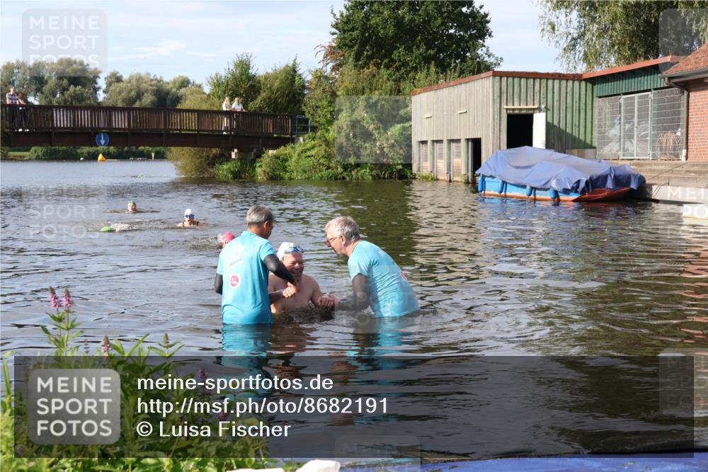 31.08.2025 - Elbe Triathlon Hamburg Luisa Fischer http://msf.ph/oto/8682191 31.08.2025 09:39:43 Schwimmen 758 meine-sportfotos.de
