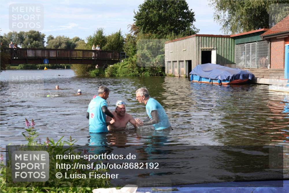 31.08.2025 - Elbe Triathlon Hamburg Luisa Fischer http://msf.ph/oto/8682192 31.08.2025 09:39:44 Schwimmen 758 meine-sportfotos.de