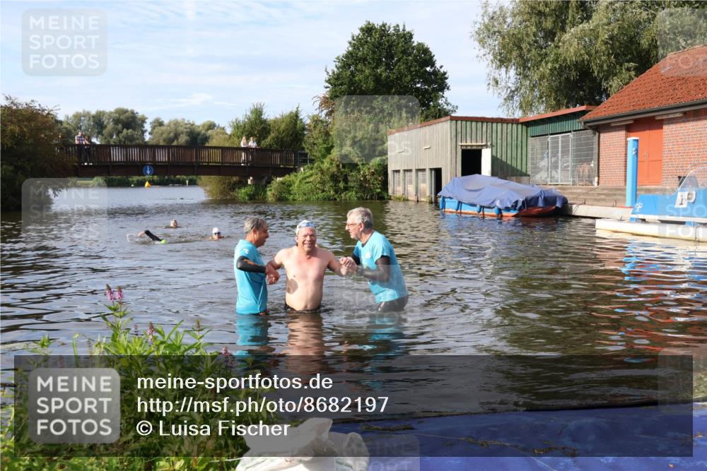 31.08.2025 - Elbe Triathlon Hamburg Luisa Fischer http://msf.ph/oto/8682197 31.08.2025 09:39:44 Schwimmen 758 meine-sportfotos.de