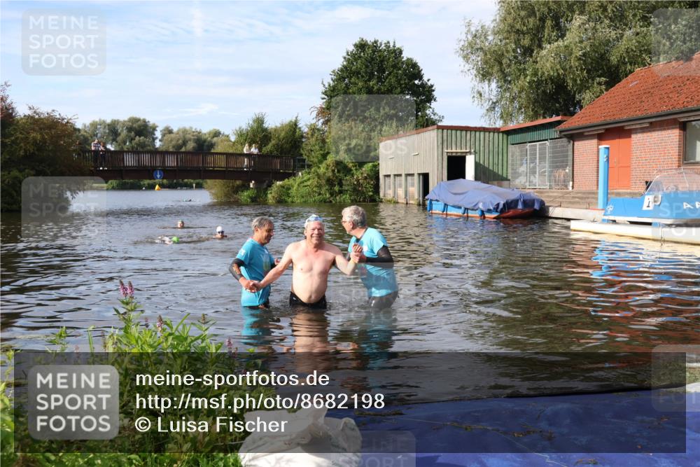 31.08.2025 - Elbe Triathlon Hamburg Luisa Fischer http://msf.ph/oto/8682198 31.08.2025 09:39:45 Schwimmen 758 meine-sportfotos.de