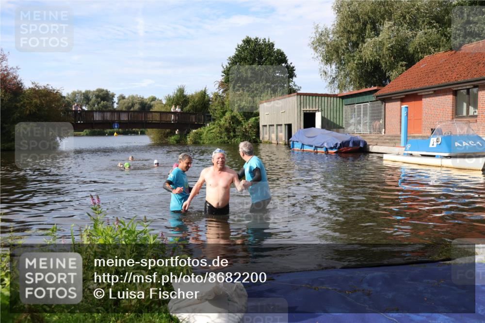 31.08.2025 - Elbe Triathlon Hamburg Luisa Fischer http://msf.ph/oto/8682200 31.08.2025 09:39:45 Schwimmen 758 meine-sportfotos.de