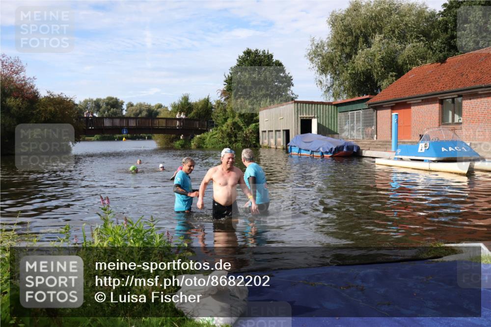 31.08.2025 - Elbe Triathlon Hamburg Luisa Fischer http://msf.ph/oto/8682202 31.08.2025 09:39:45 Schwimmen 758 meine-sportfotos.de