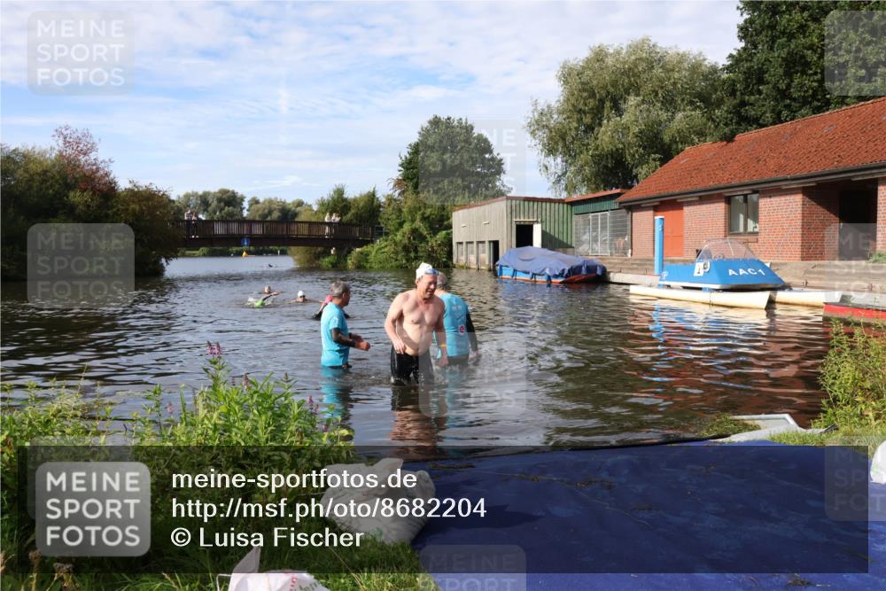 31.08.2025 - Elbe Triathlon Hamburg Luisa Fischer http://msf.ph/oto/8682204 31.08.2025 09:39:46 Schwimmen 758 meine-sportfotos.de