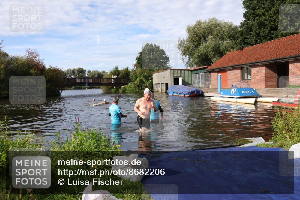 31.08.2025 - Elbe Triathlon Hamburg Luisa Fischer http://msf.ph/oto/8682206 31.08.2025 09:39:46 Schwimmen 758 meine-sportfotos.de