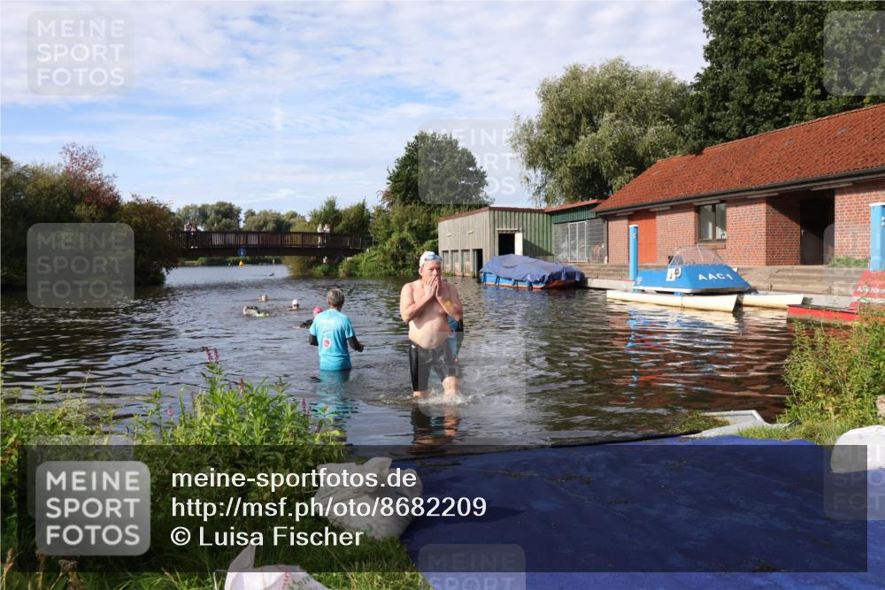 31.08.2025 - Elbe Triathlon Hamburg Luisa Fischer http://msf.ph/oto/8682209 31.08.2025 09:39:47 Schwimmen 758 meine-sportfotos.de