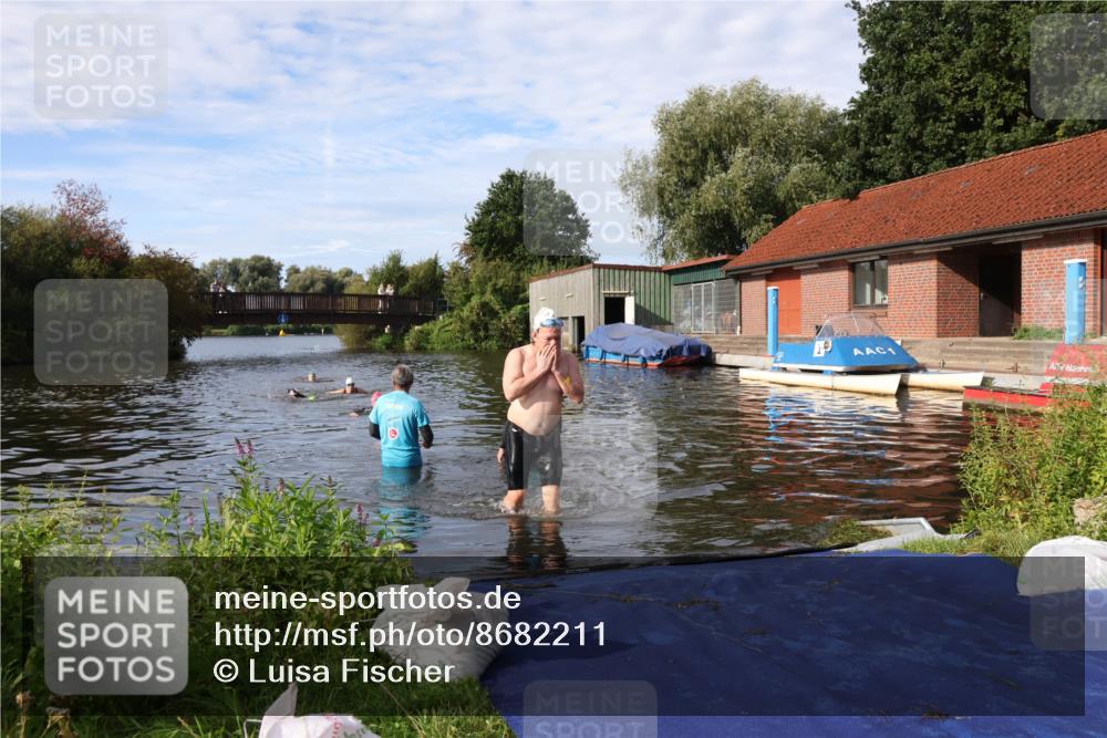 31.08.2025 - Elbe Triathlon Hamburg Luisa Fischer http://msf.ph/oto/8682211 31.08.2025 09:39:47 Schwimmen 758 meine-sportfotos.de