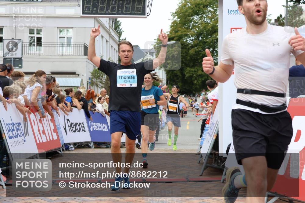 31.08.2025 - 21. Blankeneser Heldenlauf Strokosch-Dieckow http://msf.ph/oto/8682212 31.08.2025 12:05:36 Ziel 5614, 5050, 5575, 4141, 4414, 4329, 4247 meine-sportfotos.de