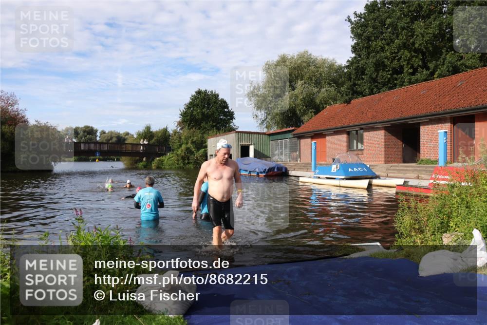 31.08.2025 - Elbe Triathlon Hamburg Luisa Fischer http://msf.ph/oto/8682215 31.08.2025 09:39:48 Schwimmen 758 meine-sportfotos.de