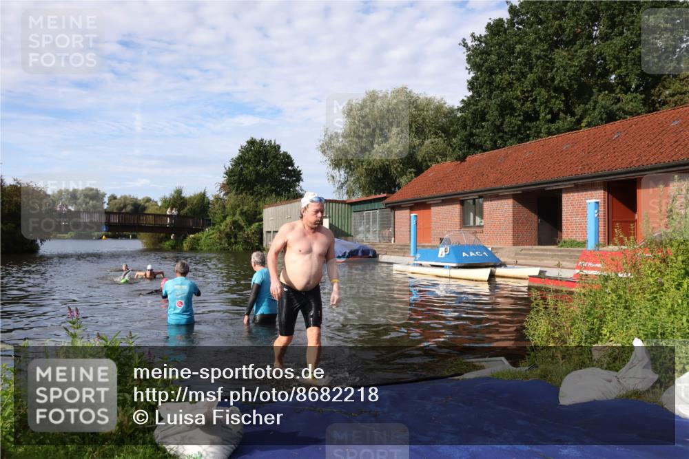 31.08.2025 - Elbe Triathlon Hamburg Luisa Fischer http://msf.ph/oto/8682218 31.08.2025 09:39:48 Schwimmen 758 meine-sportfotos.de