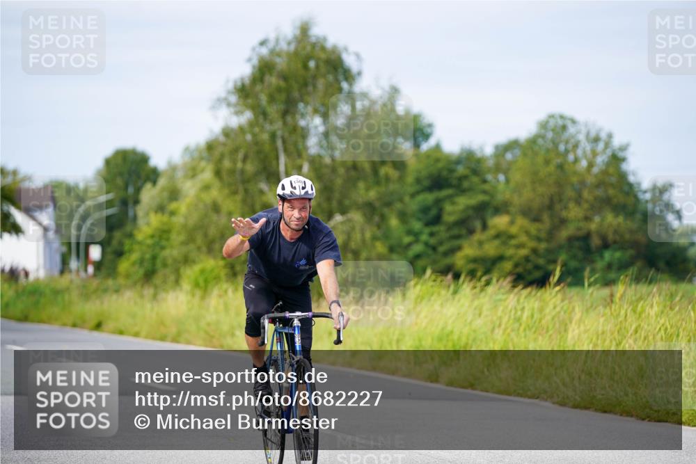 31.08.2025 - Elbe Triathlon Hamburg Michael Burmester http://msf.ph/oto/8682227 31.08.2025 11:01:21 Radfahren 1307 meine-sportfotos.de