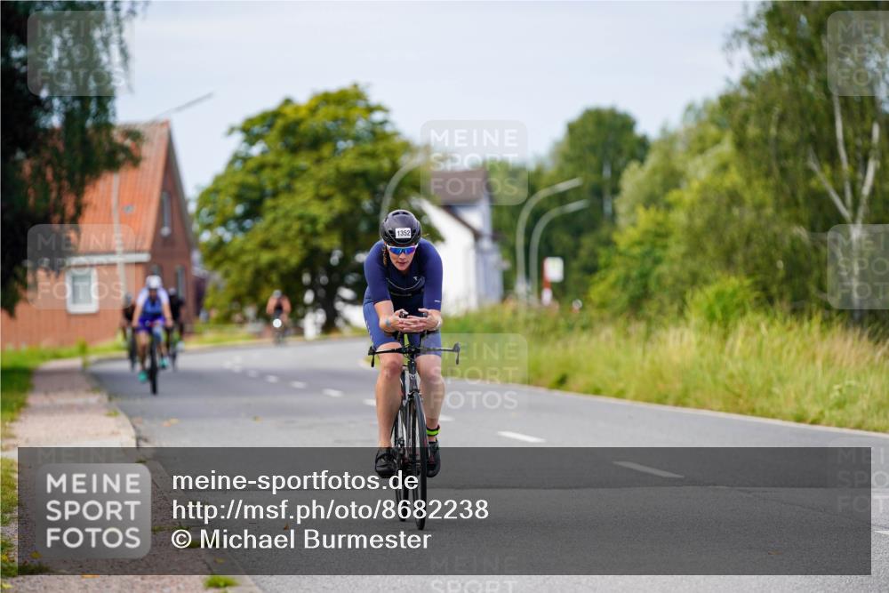 31.08.2025 - Elbe Triathlon Hamburg Michael Burmester http://msf.ph/oto/8682238 31.08.2025 11:01:27 Radfahren 1352 meine-sportfotos.de