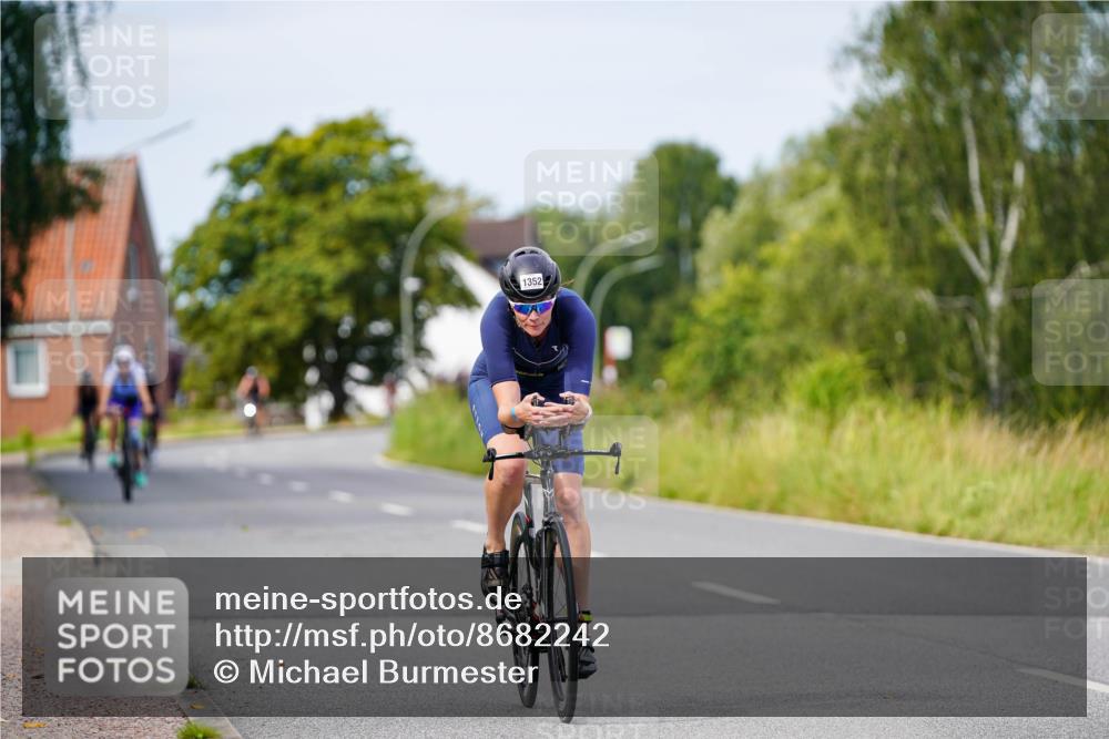 31.08.2025 - Elbe Triathlon Hamburg Michael Burmester http://msf.ph/oto/8682242 31.08.2025 11:01:28 Radfahren 1352 meine-sportfotos.de