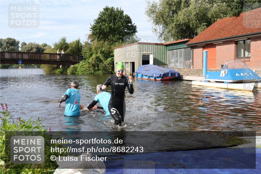 31.08.2025 - Elbe Triathlon Hamburg Luisa Fischer http://msf.ph/oto/8682243 31.08.2025 09:40:03 Schwimmen 796, 818, 874, 877 meine-sportfotos.de