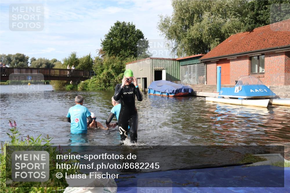 31.08.2025 - Elbe Triathlon Hamburg Luisa Fischer http://msf.ph/oto/8682245 31.08.2025 09:40:03 Schwimmen 796, 818, 874, 877 meine-sportfotos.de