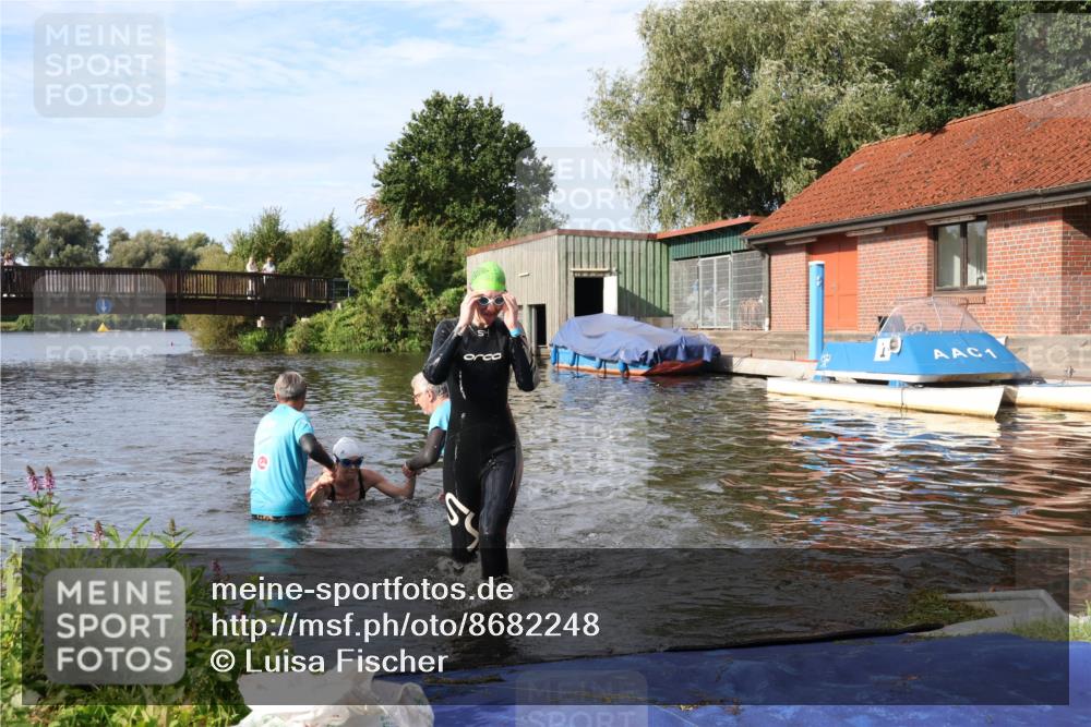 31.08.2025 - Elbe Triathlon Hamburg Luisa Fischer http://msf.ph/oto/8682248 31.08.2025 09:40:04 Schwimmen 796, 874, 877 meine-sportfotos.de